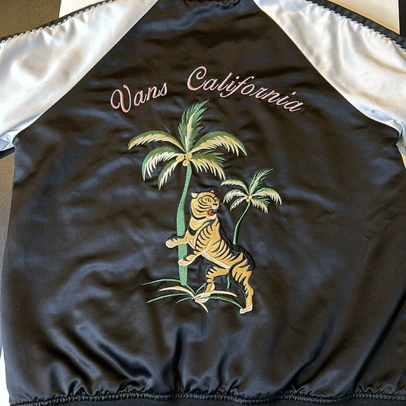 VANS Souvenir Satin Embroidered Jacket with Tigers and Palm Trees Black Size M - Picture 15 of 15